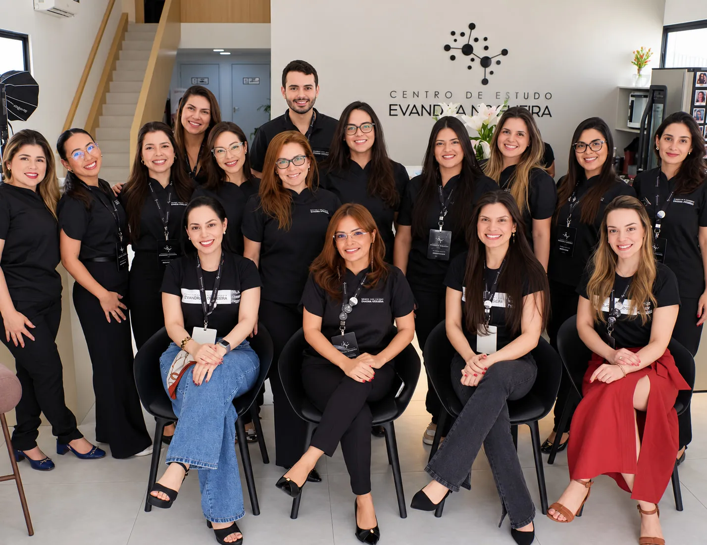 Dra. Ariela com a turma da pós-graduação no Centro de Estudo Evandra Nogueira